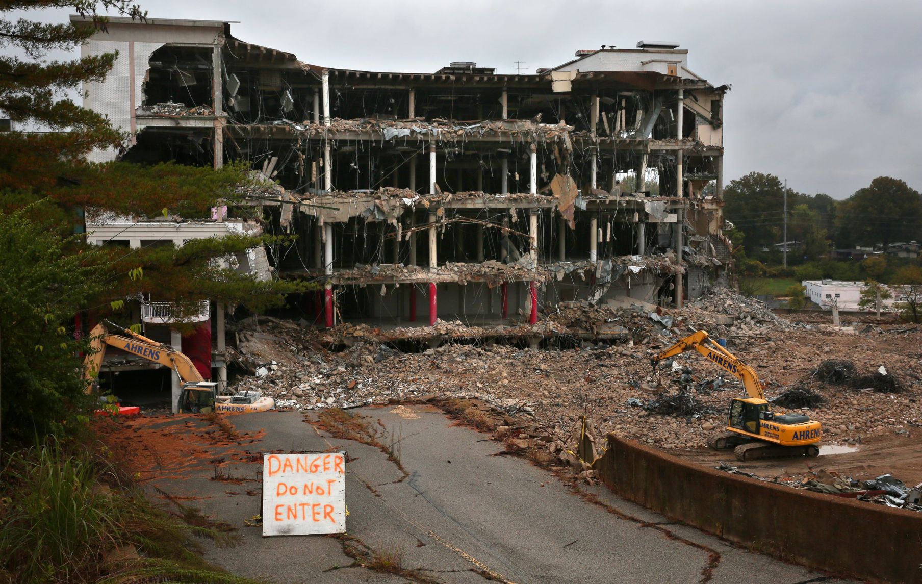 The disappearing Crestwood Court